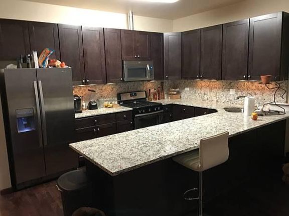 2nd image of 464 N Ashland Ave #2D