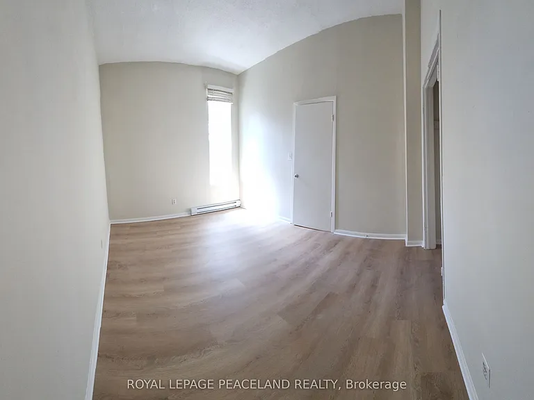 556 Spadina Cres #5 — Photo 8