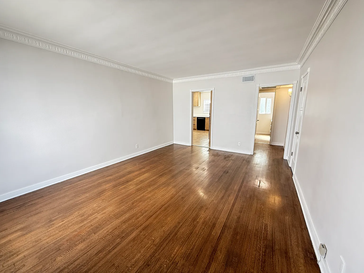 1 bed, 810 sqft, $2,750 — Photo 3