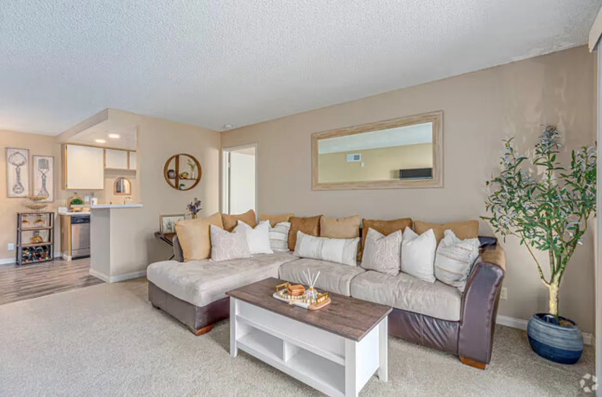 Wintercrest Village Apartments — Photo 1