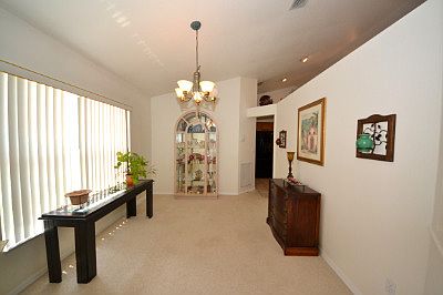 5th image of 935 Park Valley Cir