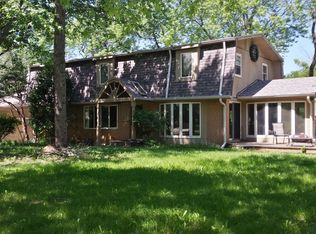 452 W Oakwood Dr, Barrington, IL 60010