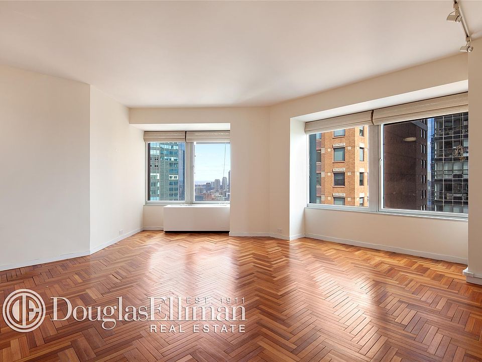 1st image of 150 W 56th St APT 4105