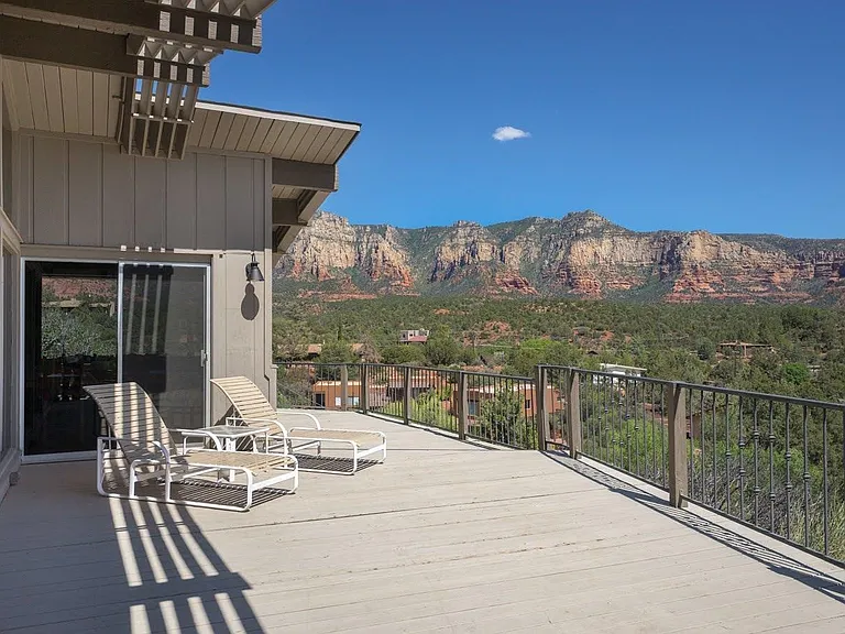91 Hillside Dr — Photo 2