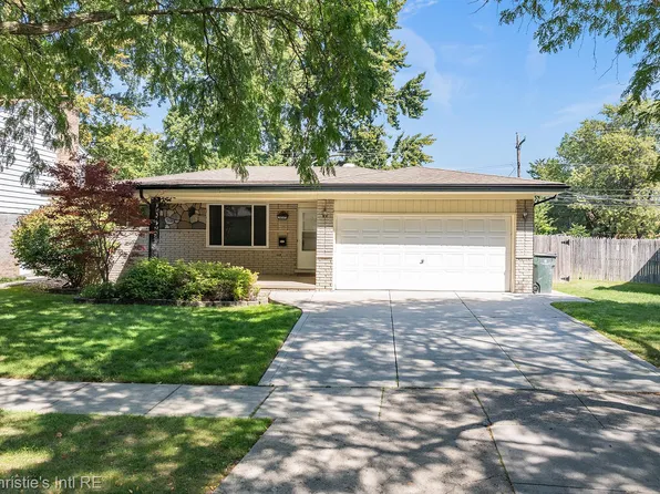 20507 Mauer St, Saint Clair Shores, MI 48080