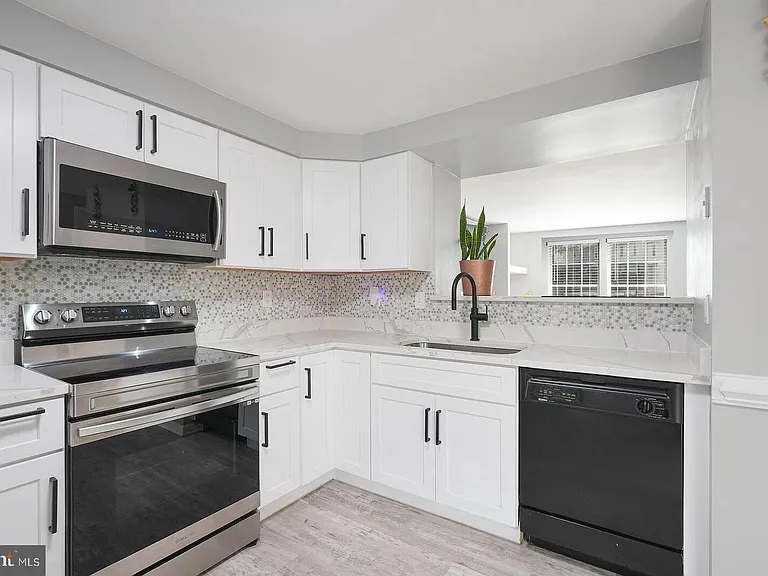 509 Sedgwick Ct — Photo 6