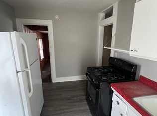 820 19th St APT 3, Rock Island, IL