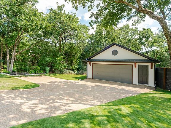 5th image of 2856 Peninsula Dr
