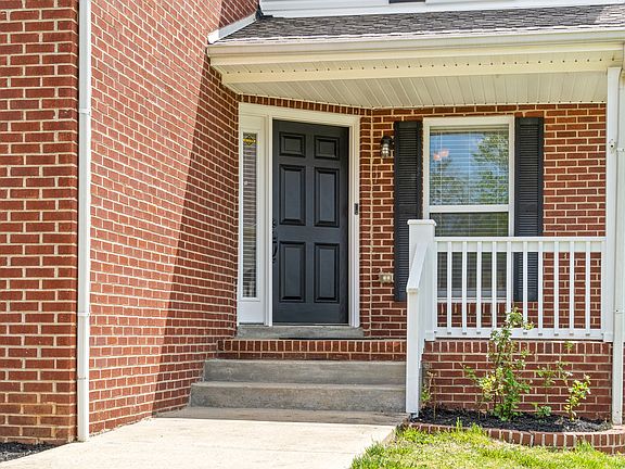 5th image of 729 Forrest Cove Ct
