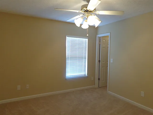 4009 Locerbie Cir — Photo 11