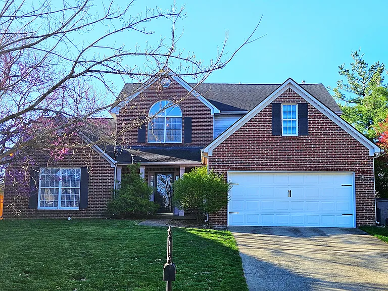 2216 Burns Ct — Photo 1