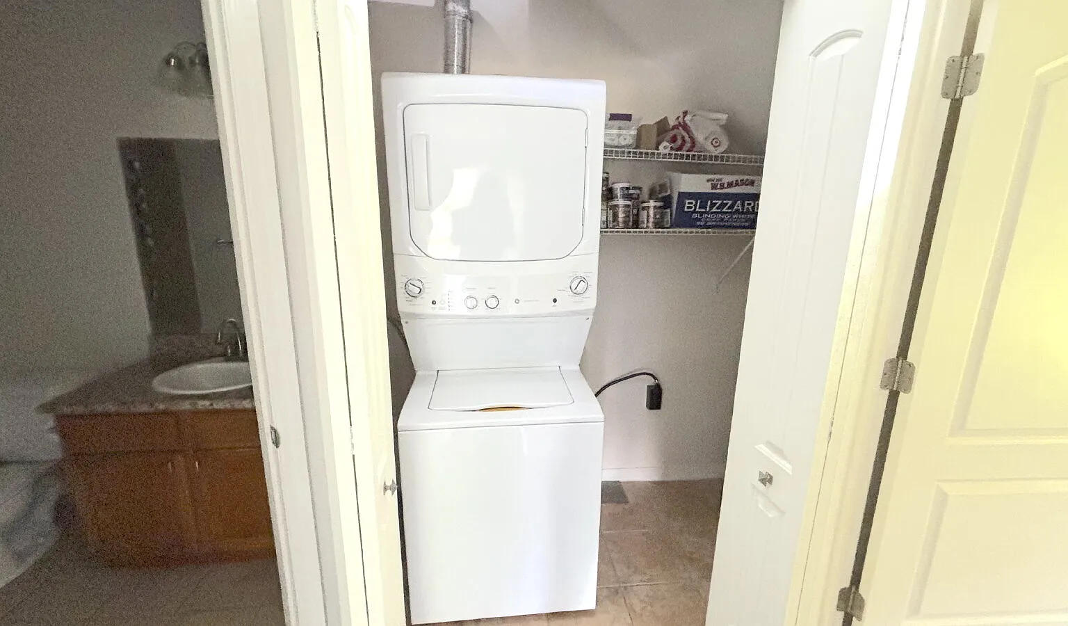 2 bed, 951 sqft, $1,600 — Photo 3