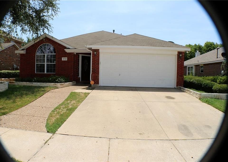 1st image of 2719 Honey Suckle Dr