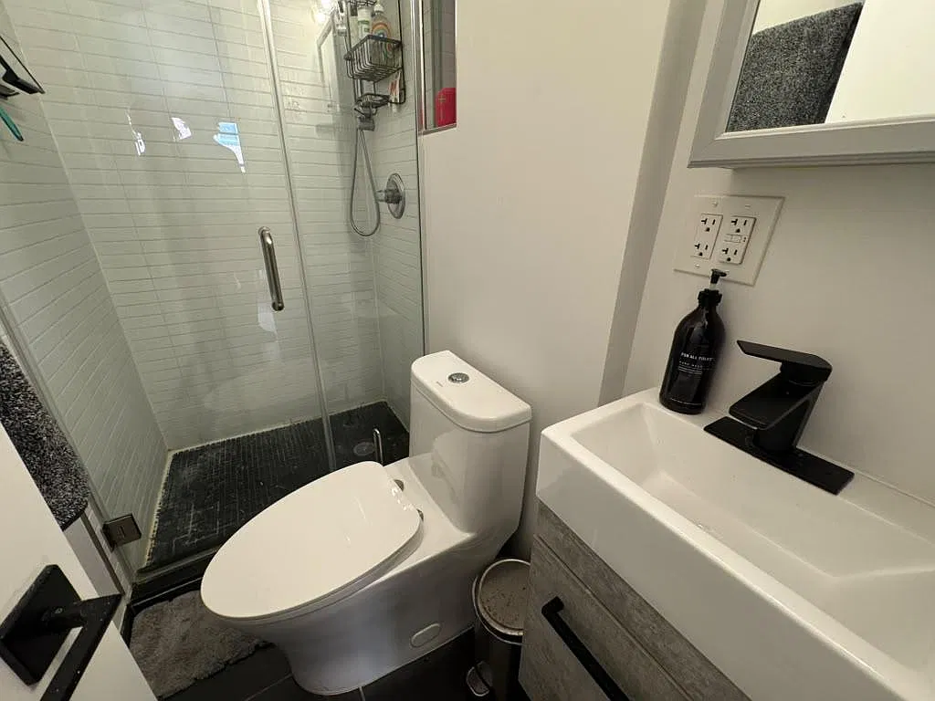 446 West 55th Street — Photo 3