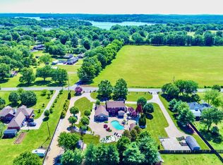 2800 Cages Bend Rd, Gallatin, TN 37066