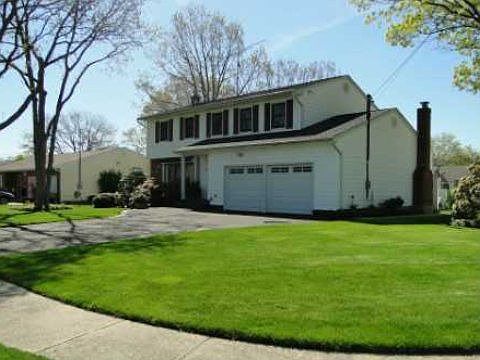 1st image of 856 Peconic St