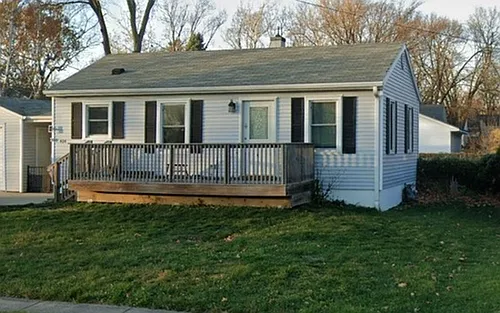 404 E Poplar St Photo 1