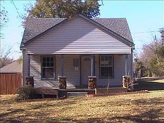 5th image of 901 S Wildwood Dr