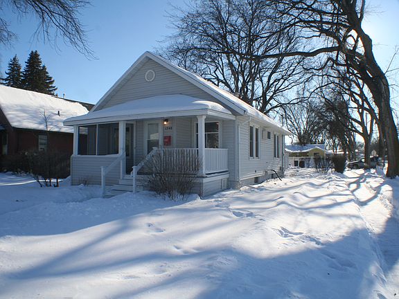 Screened & Covered Porch