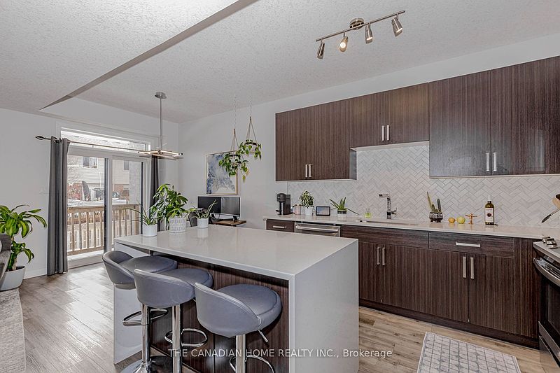 London Townhouse for rent - 3 Bedrooms — photo 14