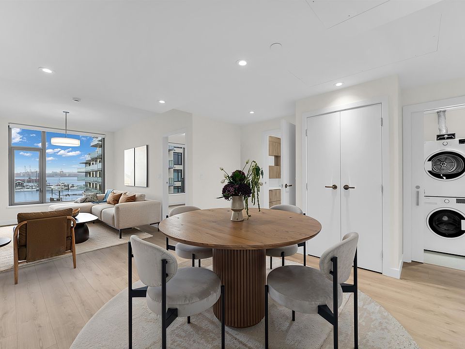 1st image of 755 Harbourside Dr #401