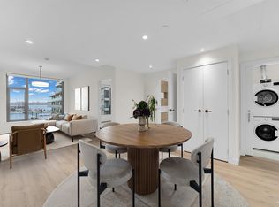 755 Harbourside Dr #401, North Vancouver, BC