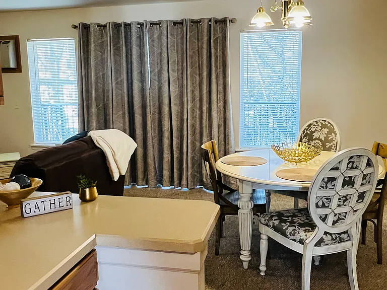 325 Lincoln Ln — Photo 13