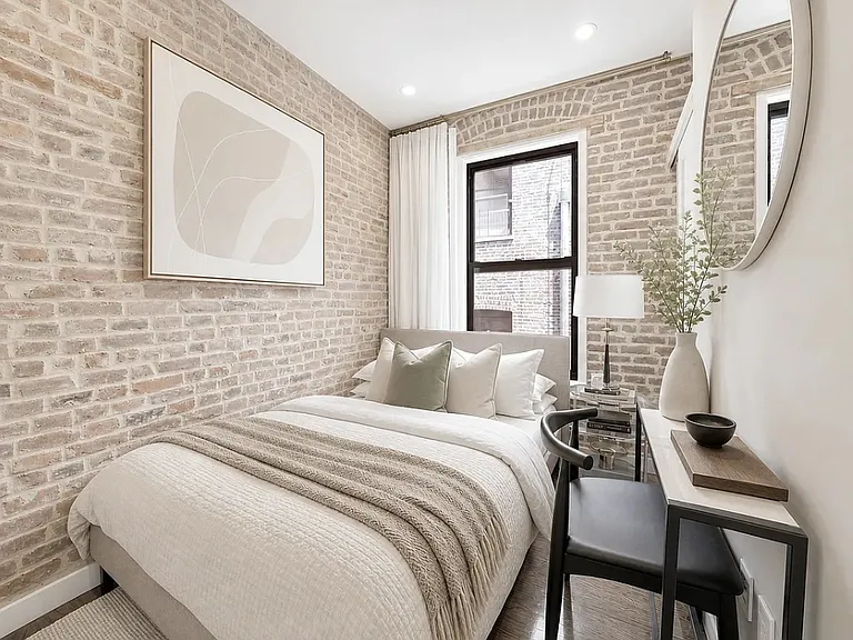 224 8th Ave #5C — Photo 6