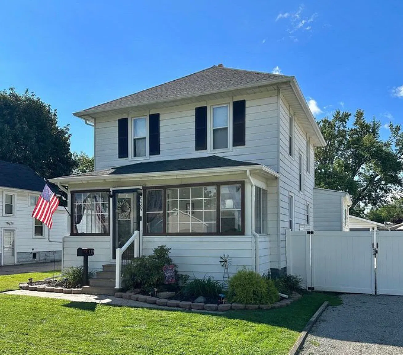 4 bed, 1552 sqft, $2,000 — Photo 1
