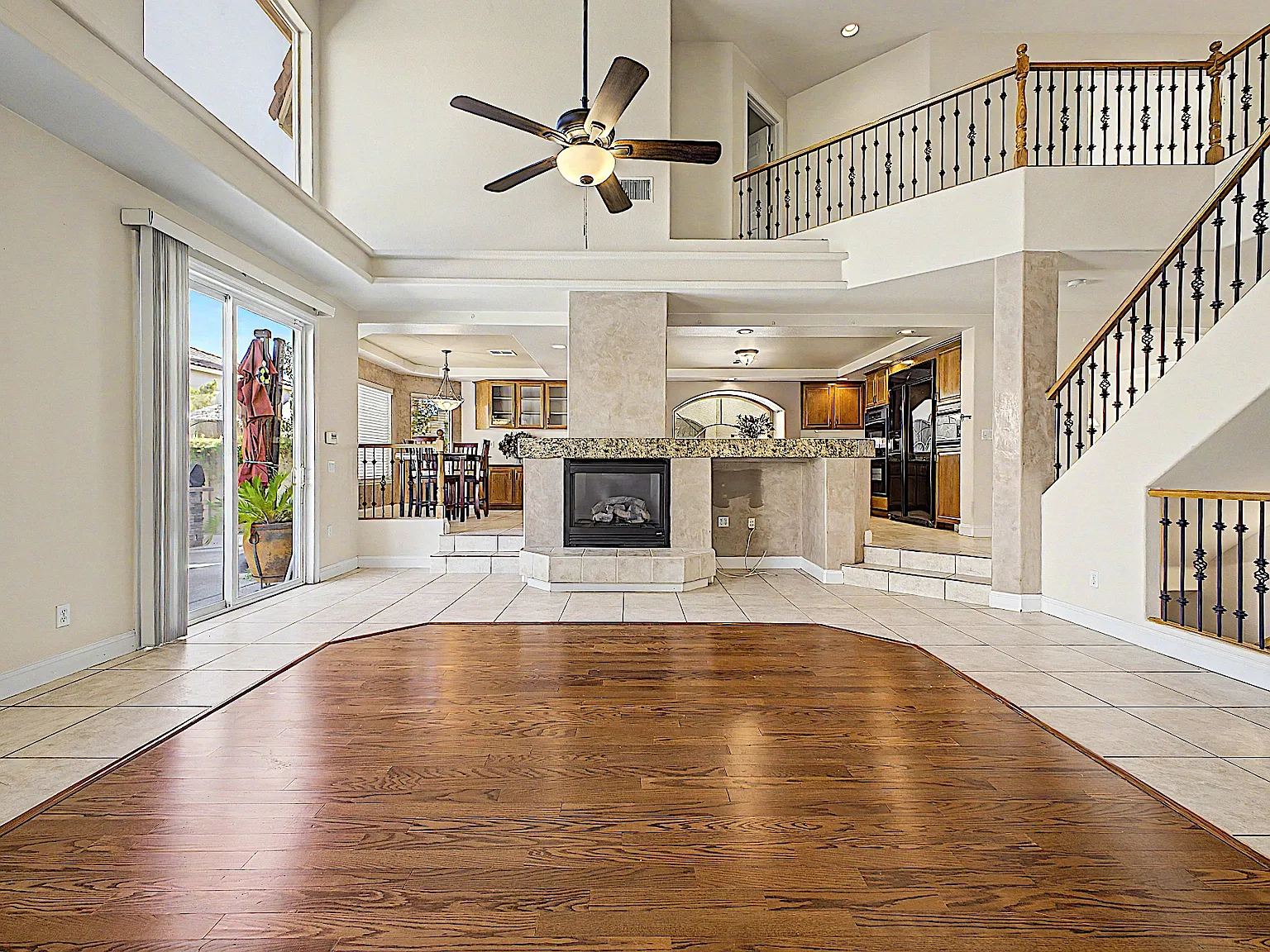 5 bed, 4523 sqft, $4,700 — Photo 1