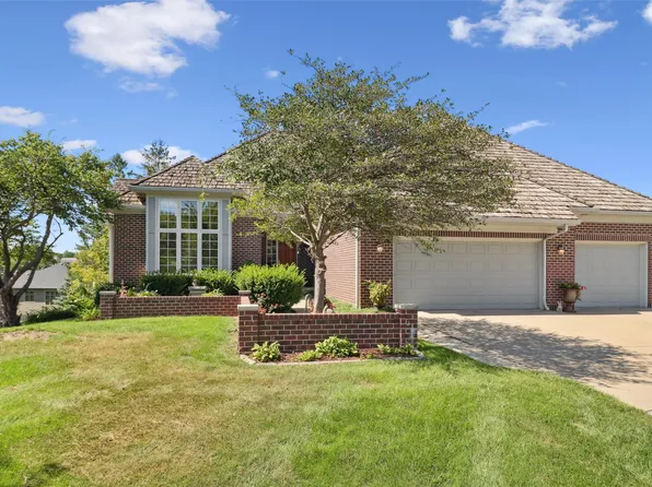 5535 Glen Oaks Point, West Des Moines, IA 50266