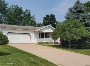 1406 Montgomery St, Eaton Rapids, MI