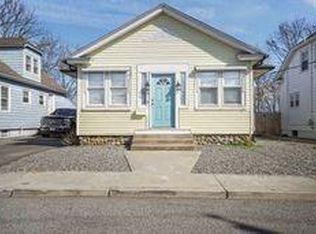 48 Upland Ave, East Greenwich, RI 02818