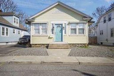 48 Upland Ave, East Greenwich, RI, 02818