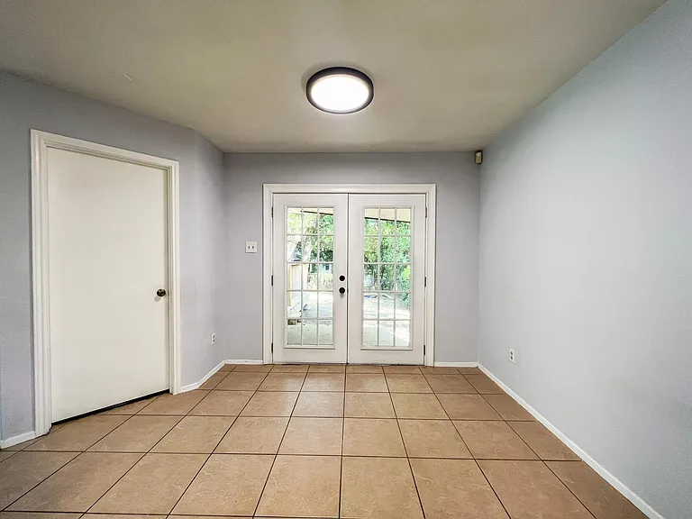 12004 Thompkins Dr — Photo 27