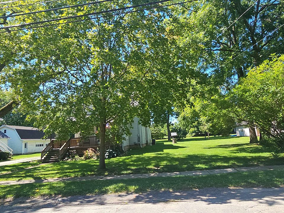 2nd image of 225 N Main St