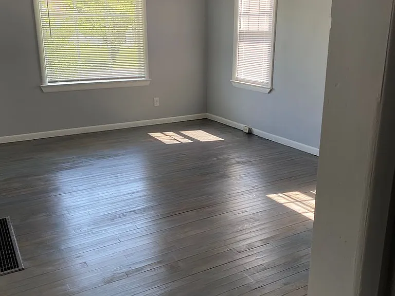 2503 Vendome Dr — Photo 2