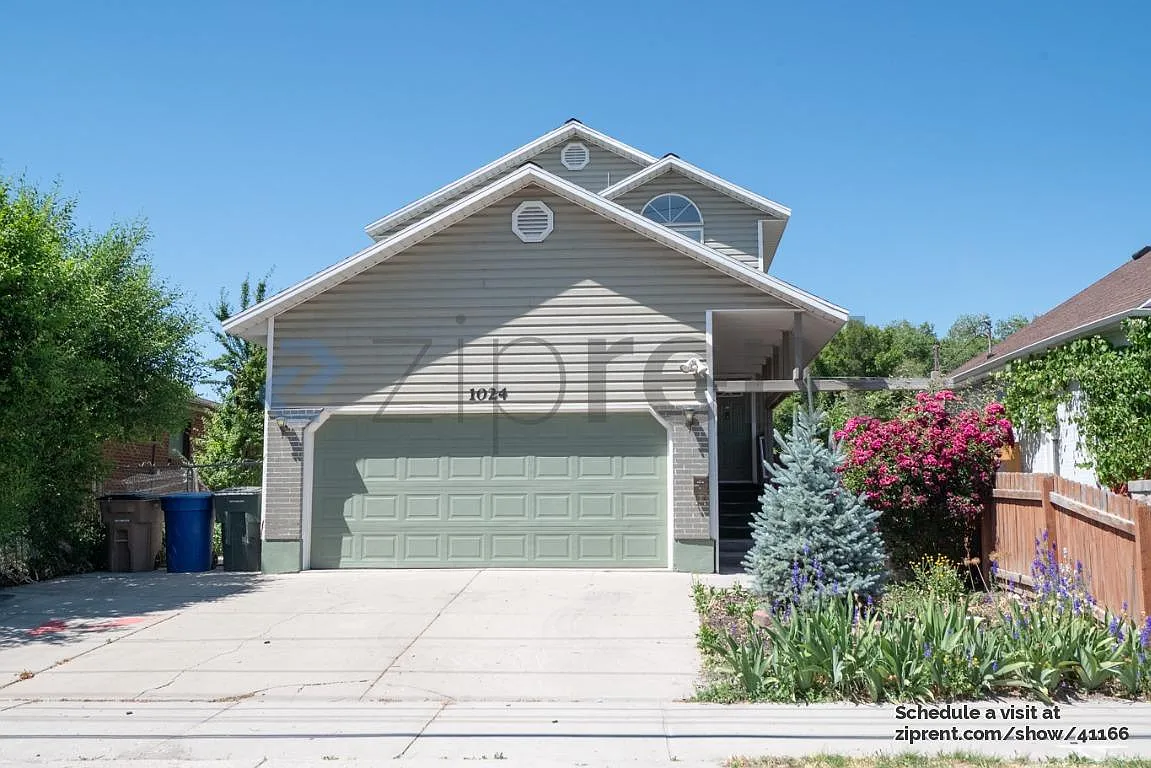 5 bed, 2.5 bath, 1900 sqft, $2,980 — Photo 1