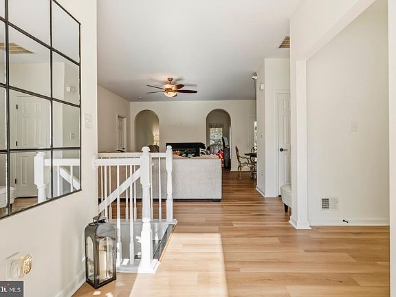 4th image of 35227 Balmoral Dr