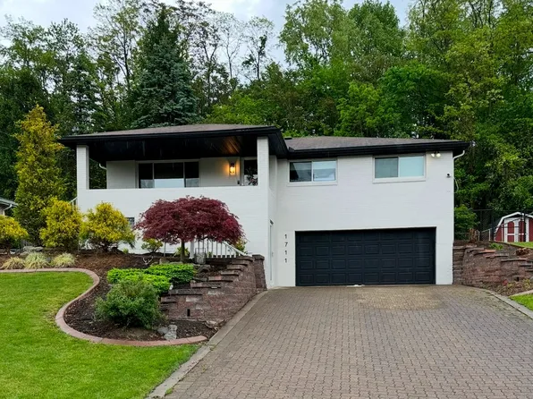 1711 Craig Dr, North Huntingdon, PA 15642