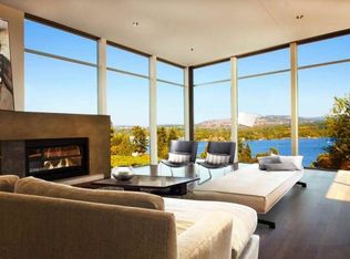 4242 Shoreclub Dr, Mercer Island, WA 98040