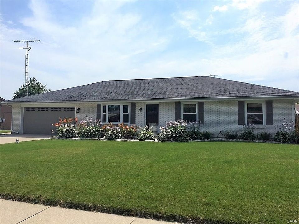 1st image of 150 Royal Oak Dr