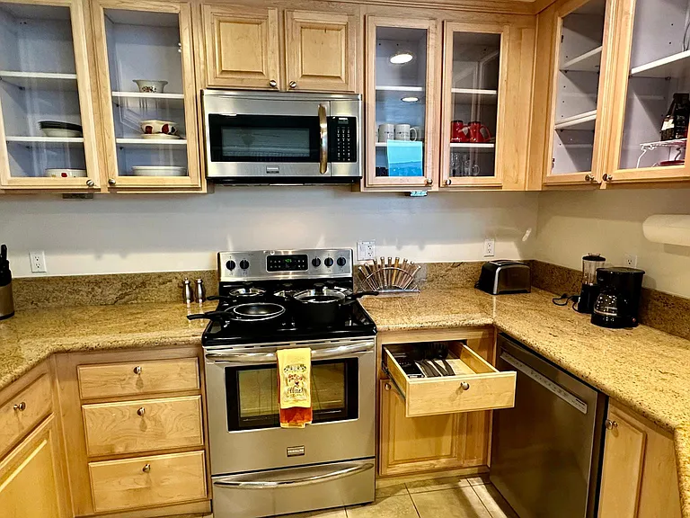 450 N Arlington Ave #1405 — Photo 16