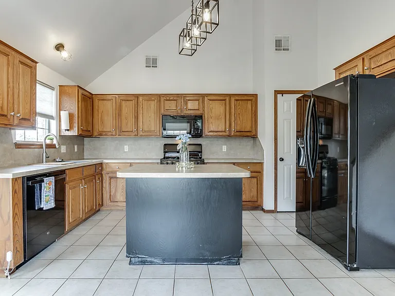 2508 Tyler Ln — Photo 30