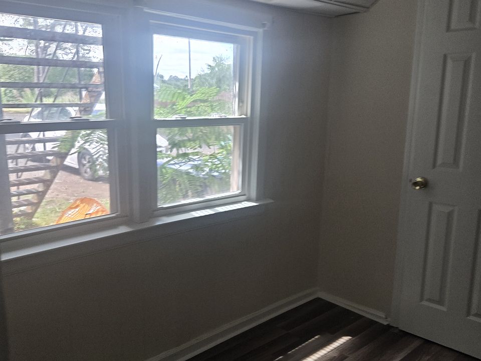 1st image of 528 E Main St #1
