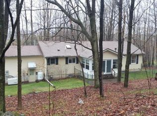 25 Lewis St #L-48, Moscow, PA 18444