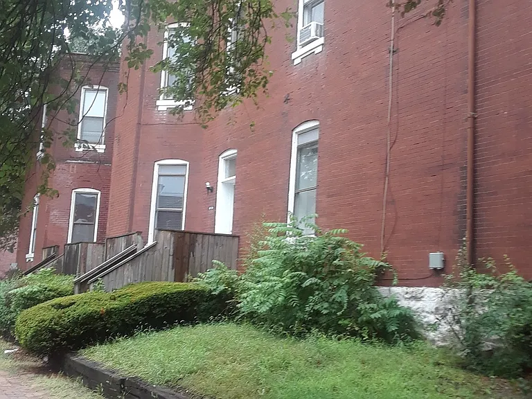 1900 Senate St #A — Photo 1