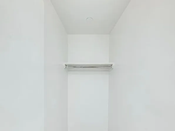 96 Woodpoint Road image 13 of 23