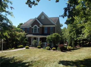 155 Stonegate Dr, Mcmurray, PA 15317
