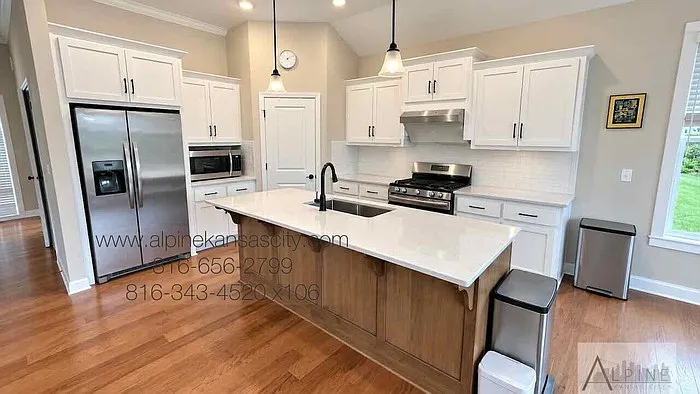 4 bed, 3.0 bath, 2465 sqft, $2,950 — Photo 4